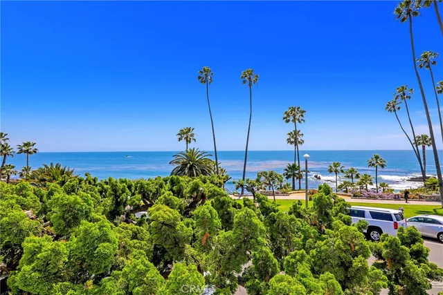 $5,975 | 376 Cliff Drive, Unit E, Laguna Beach, CA 92651