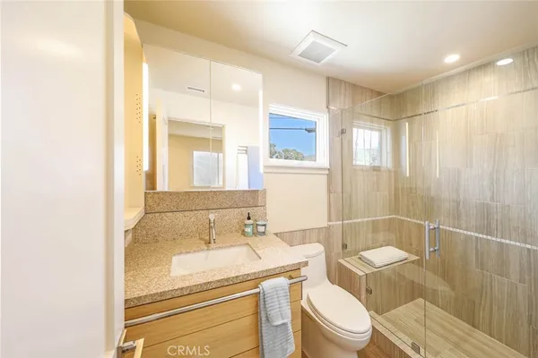 $5,500 | 376 Cliff Drive, Unit E, Laguna Beach, CA 92651