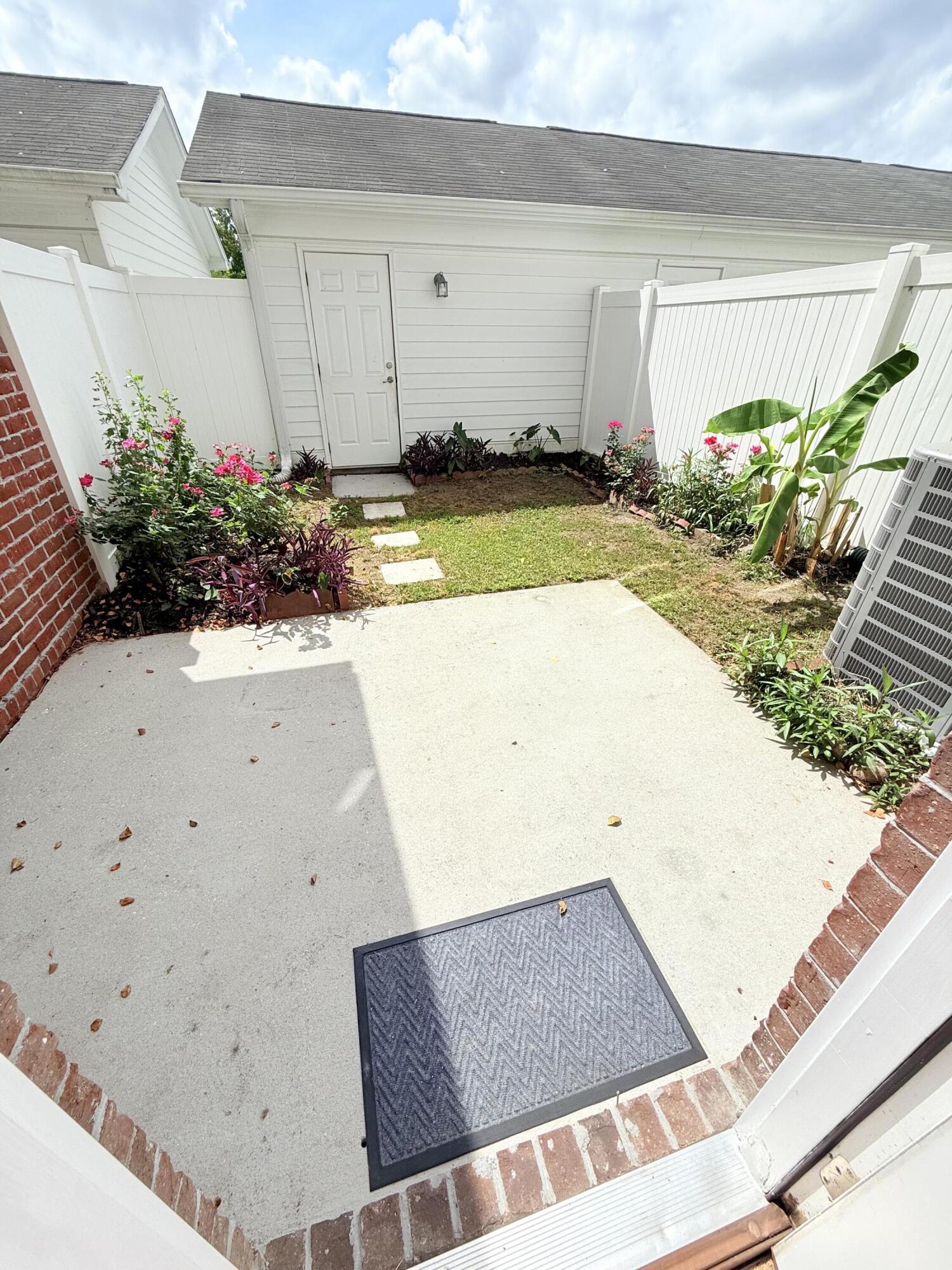 804 Rue Drive Charleston, SC 29414 - Photo 8 of 10 Fenced back patio