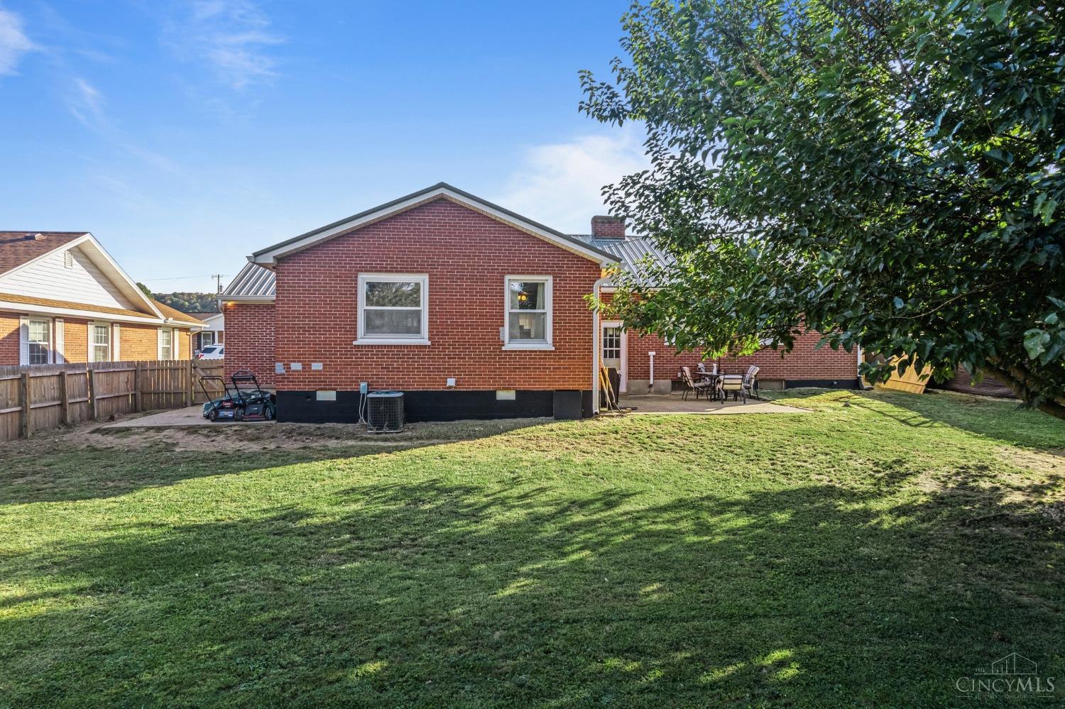 1721 Christopher Road Aberdeen, OH 45101 - Photo 7 of 35