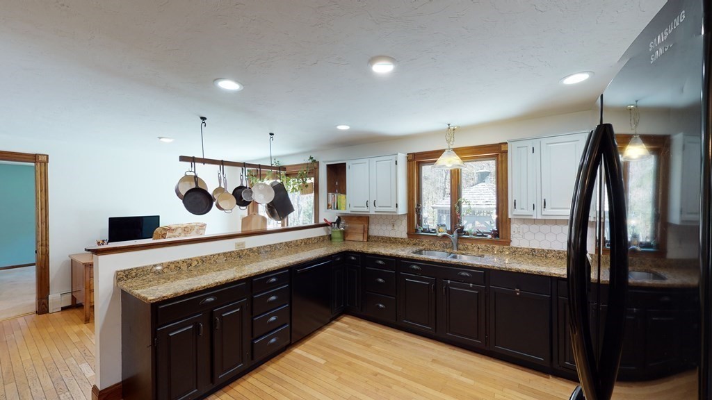 128 Hastings Road Spencer, MA 01562 - Photo 3 of 40 Gallery Image 3