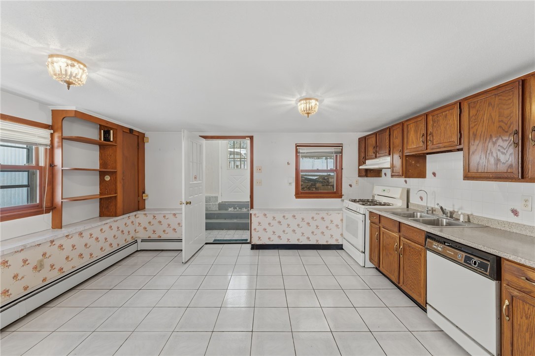 122 Rice Avenue East Providence, RI 02914 - Photo 30 of 43