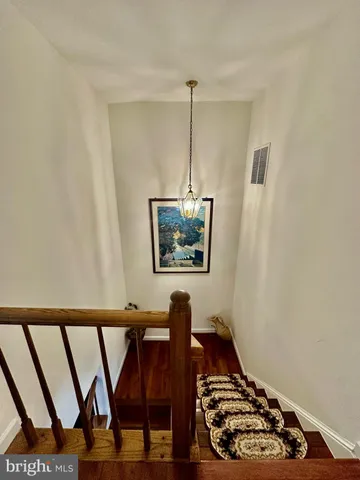 $1,395 | 6046 Joust Lane, Alexandria, VA 22315