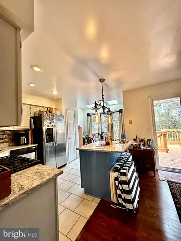 $1,395 | 6046 Joust Lane, Alexandria, VA 22315