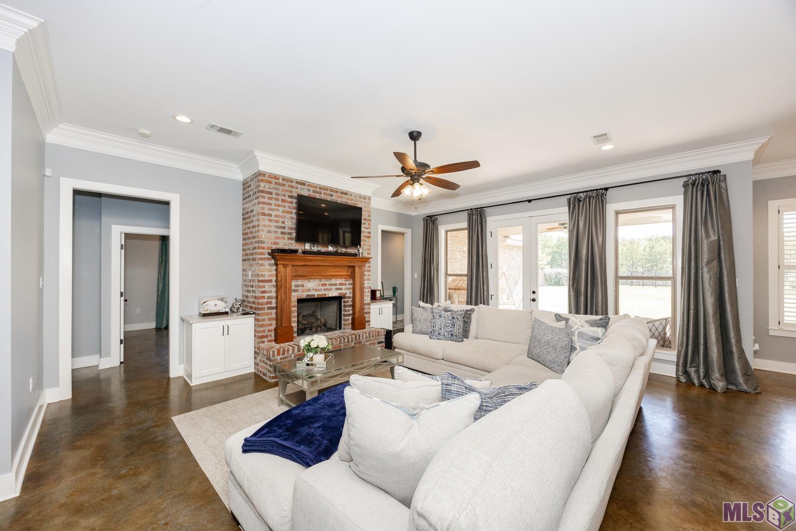 23854 Monarch Point Springfield, LA 70462 - Photo 5 of 37