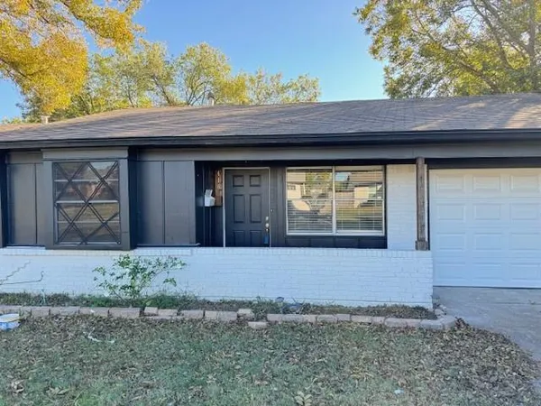 $270,000 | 416 West Grubb Drive, Mesquite, TX 75149