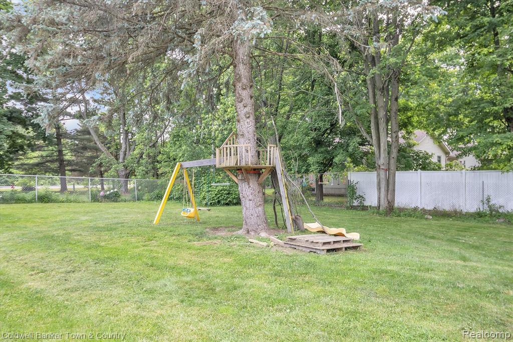 8112 Beecher Road Flushing, MI 48433 - Photo 41 of 59