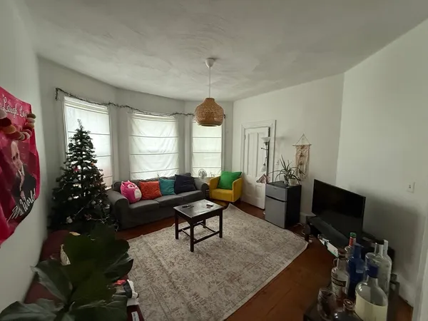 $6,500 | 268 Broadway, Unit 2, Cambridge, MA 02139