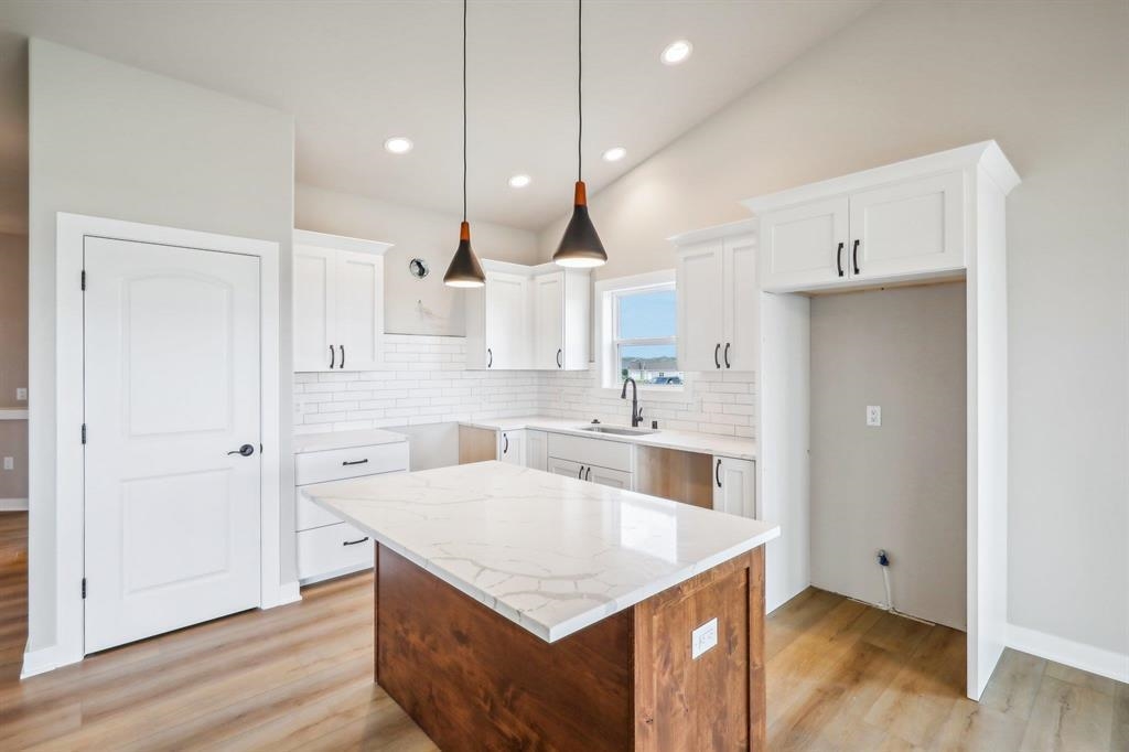 6475 Ridge View Way DeForest, WI 53532 - Photo 11 of 40