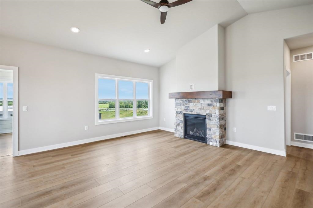 6475 Ridge View Way DeForest, WI 53532 - Photo 6 of 40