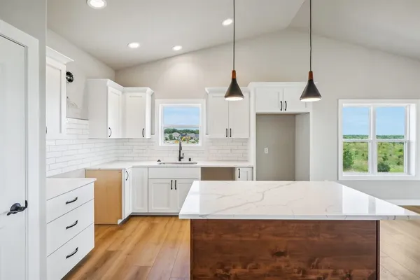 $549,400 | 6475 Ridge View Way, DeForest, WI 53532