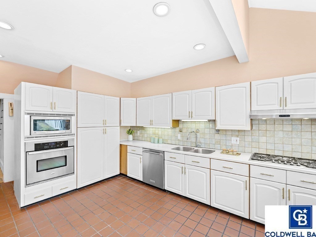 62 Clark Road, Unit 1 Brookline, MA 02445 - Photo 7 of 37 Gallery Image 7