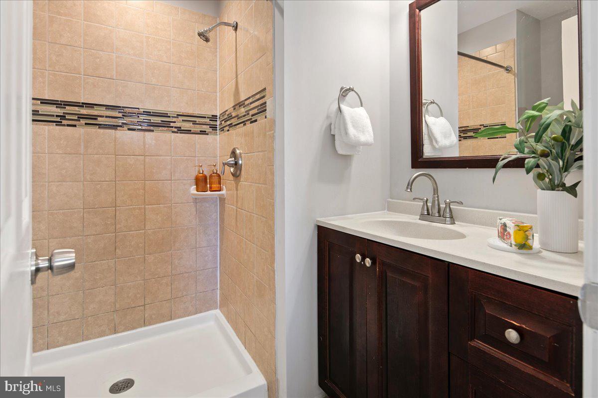 7813 Wintercress Lane Springfield, VA 22152 - Photo 33 of 65