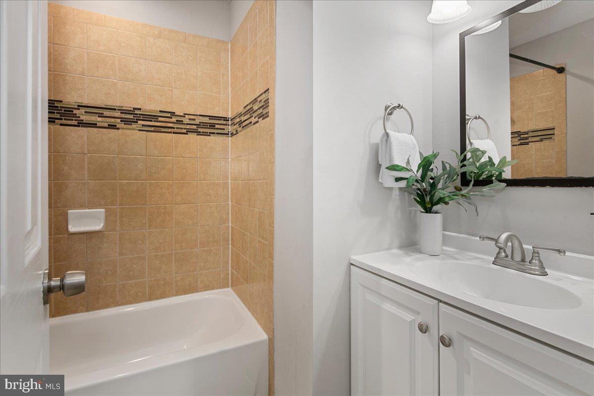 7813 Wintercress Lane Springfield, VA 22152 - Photo 38 of 65