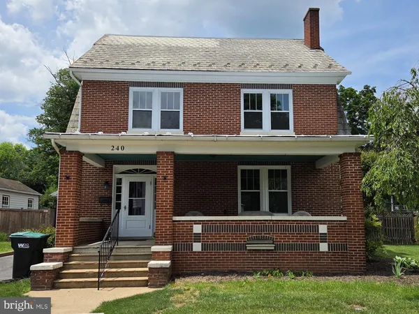 $2,500 | 240 South Holliday Street, Strasburg, VA 22657