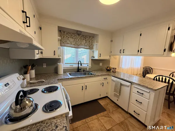 $2,000 | 24 Dean Drive, New Britain, CT 06053
