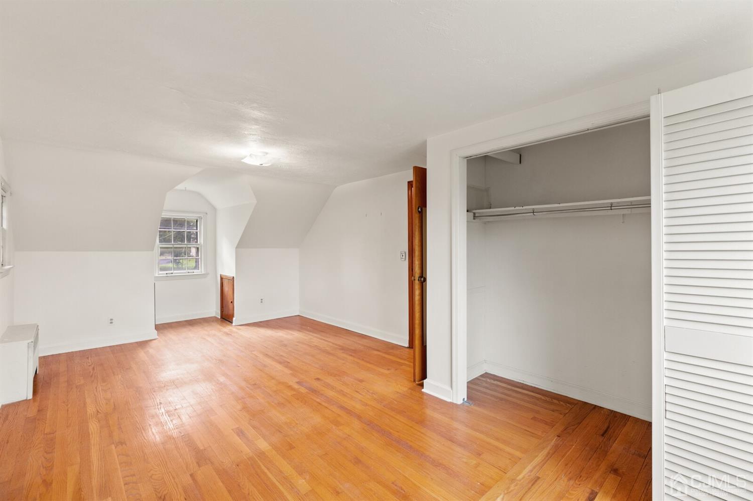 281 Riva Avenue Milltown, NJ 08850 - Photo 12 of 30 Gallery Image 12