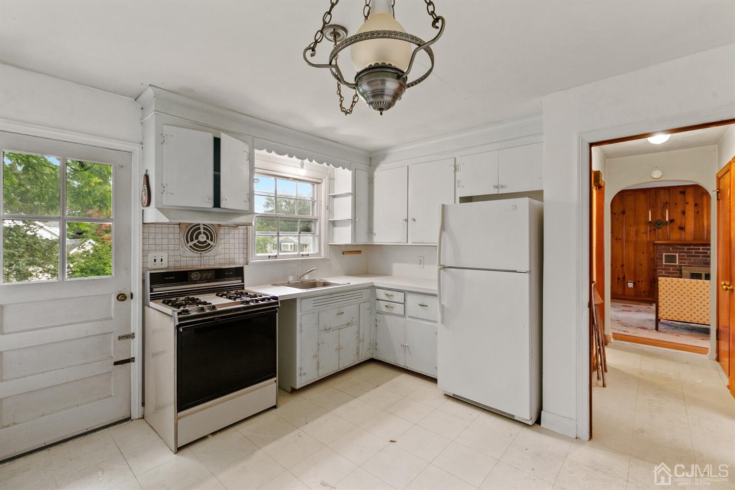 281 Riva Avenue Milltown, NJ 08850 - Photo 15 of 30 Gallery Image 15