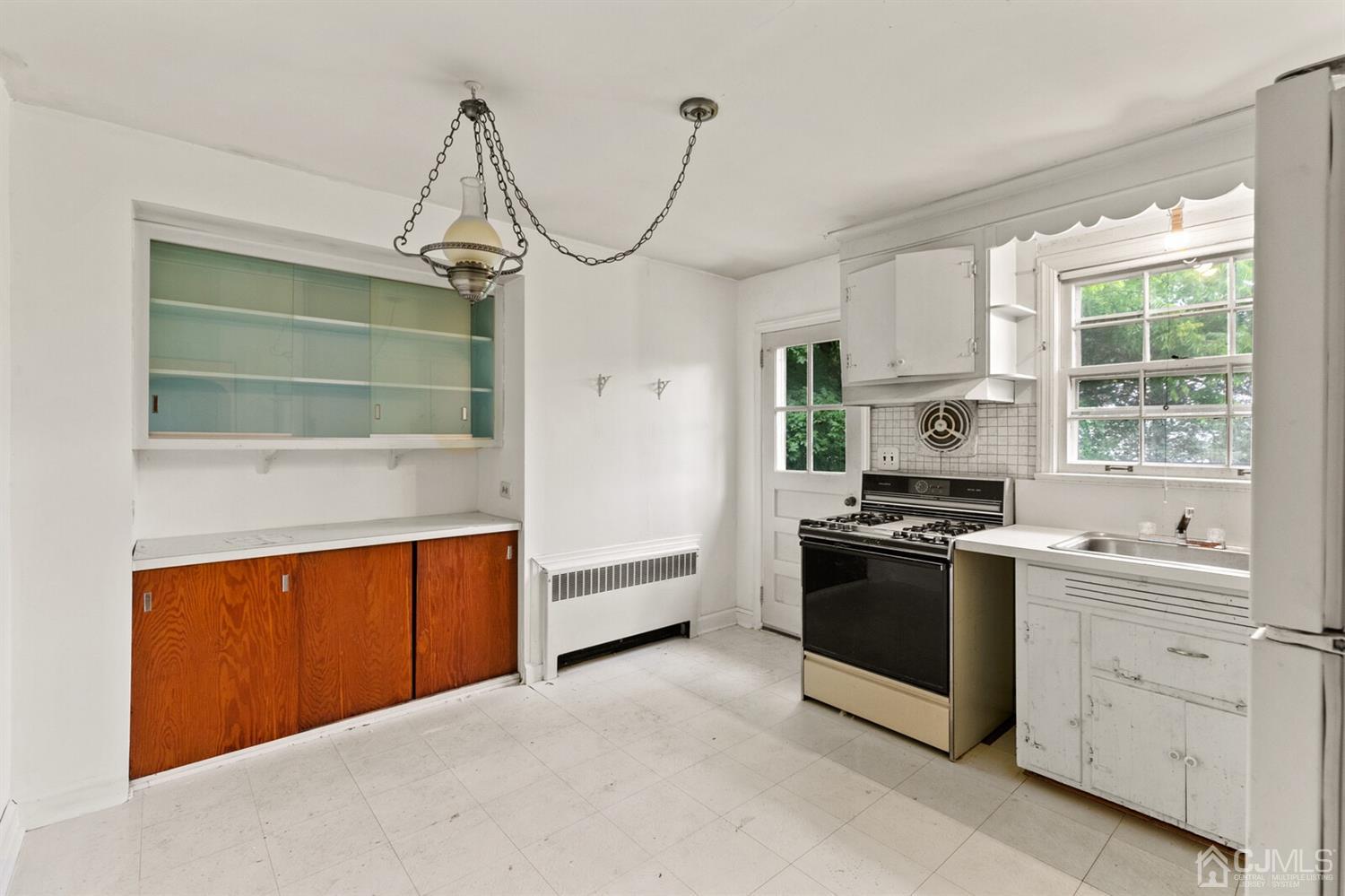 281 Riva Avenue Milltown, NJ 08850 - Photo 16 of 30 Gallery Image 16