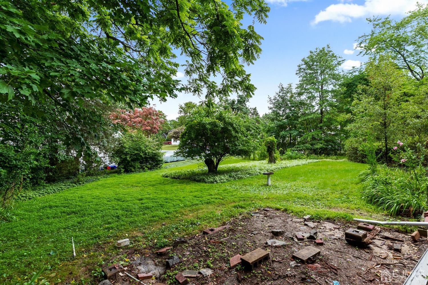 281 Riva Avenue Milltown, NJ 08850 - Photo 5 of 30 Gallery Image 5