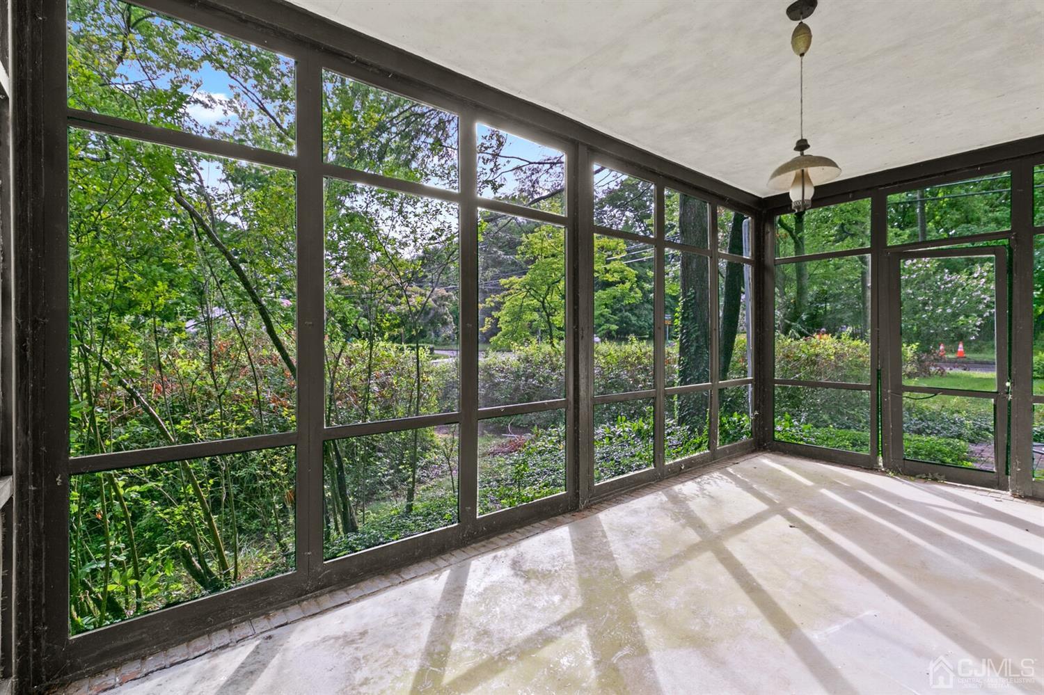 281 Riva Avenue Milltown, NJ 08850 - Photo 7 of 30 Gallery Image 7