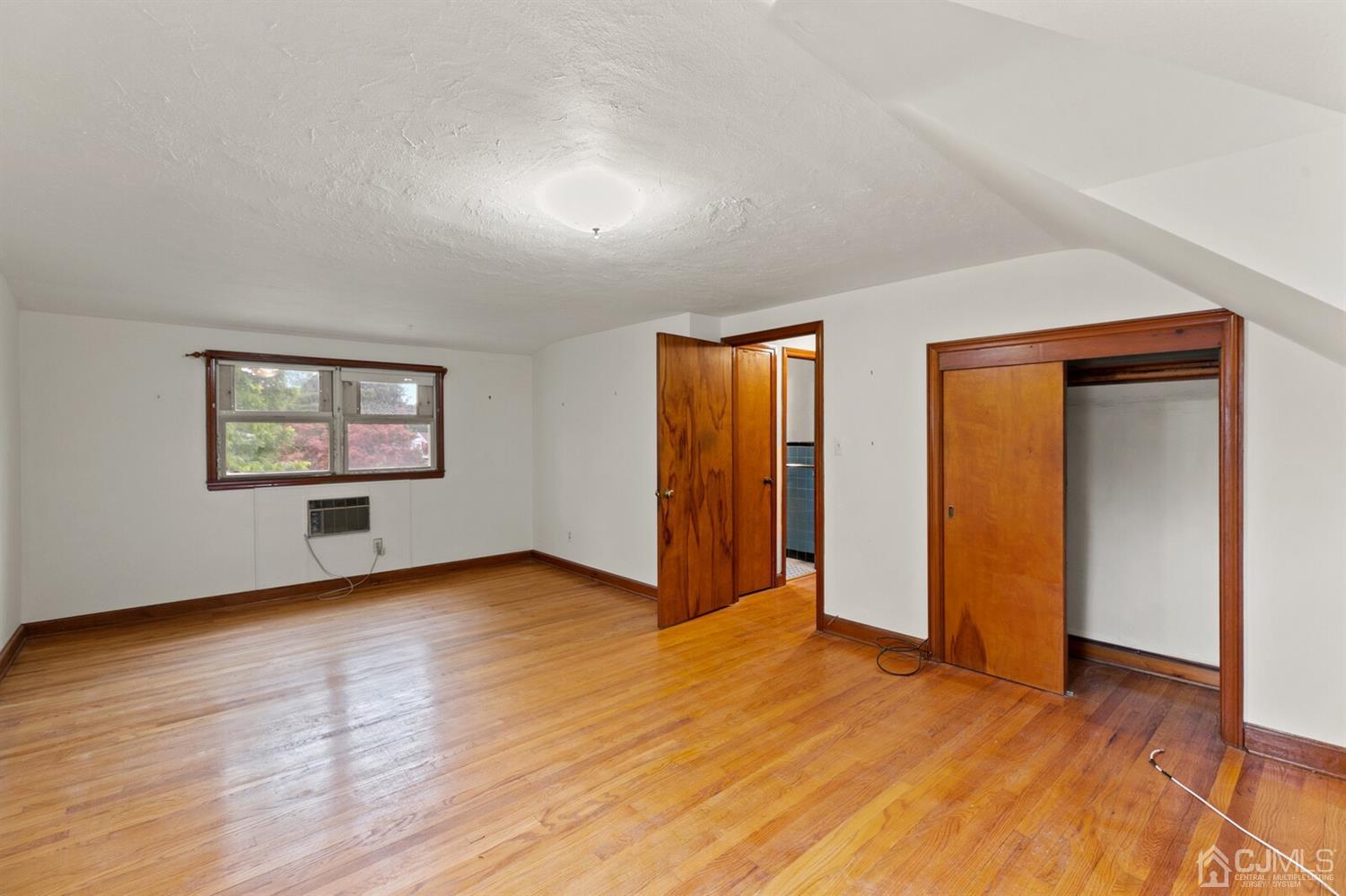 281 Riva Avenue Milltown, NJ 08850 - Photo 8 of 30 Gallery Image 8