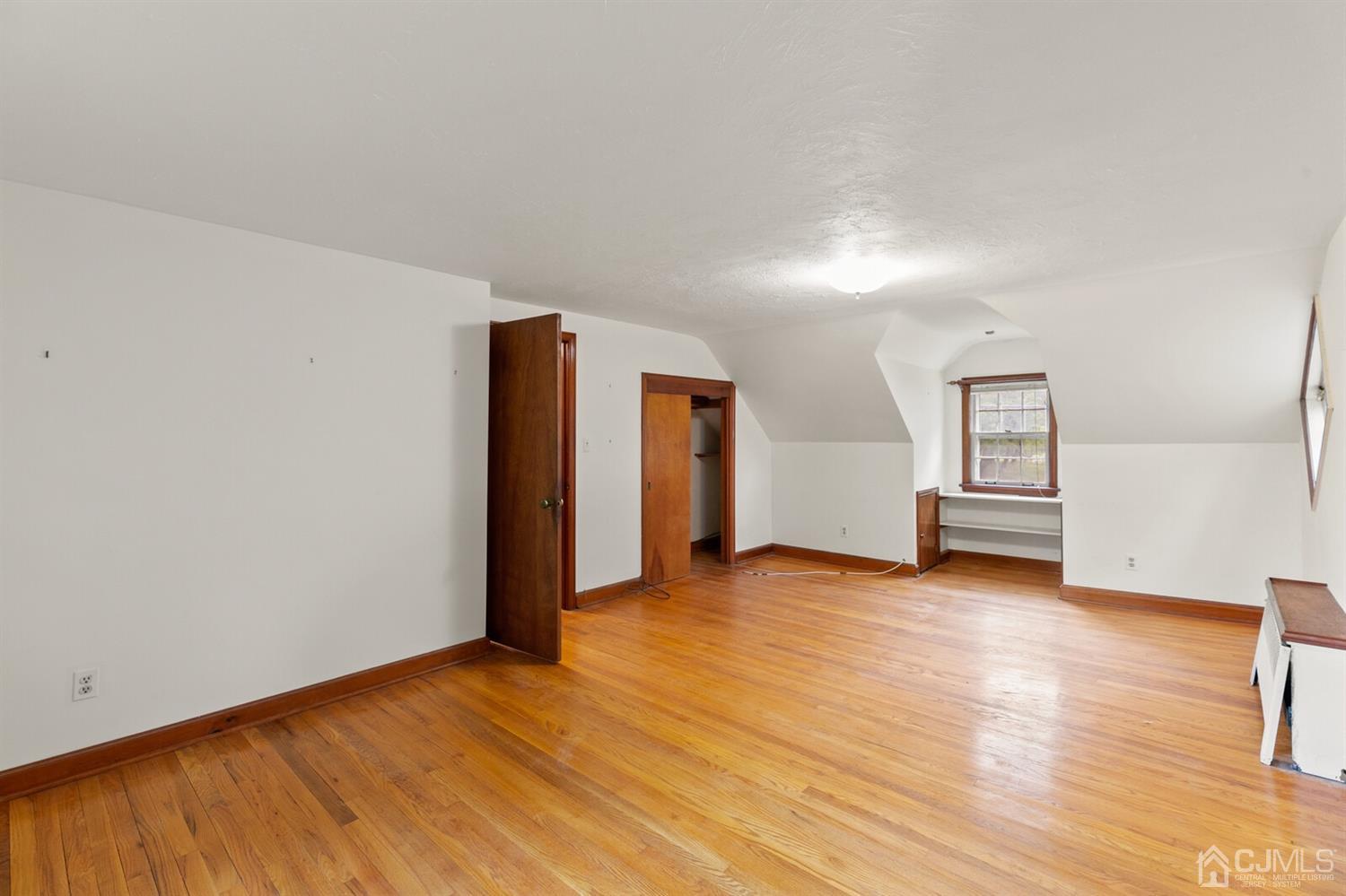 281 Riva Avenue Milltown, NJ 08850 - Photo 9 of 30 Gallery Image 9