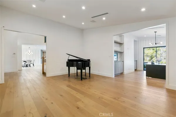 $19,995 | 17269 Luverne Place, Encino, CA 91316