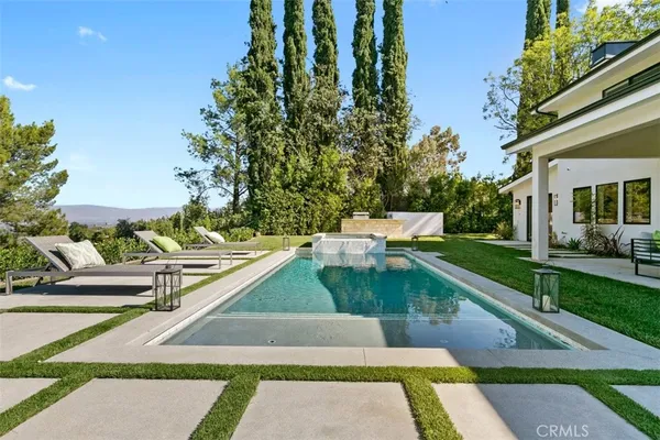 $19,995 | 17269 Luverne Place, Encino, CA 91316