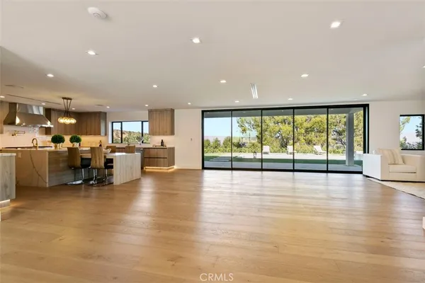 $19,995 | 17269 Luverne Place, Encino, CA 91316