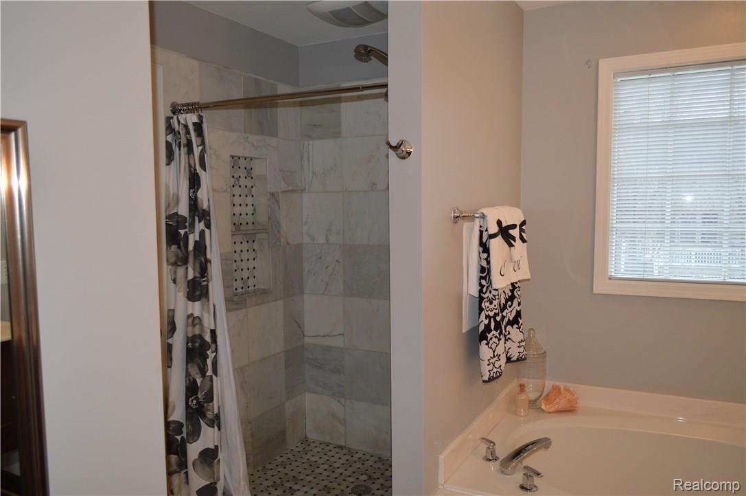 742 Caribou Court Rochester, MI 48307 - Photo 29 of 58 Master Bath
