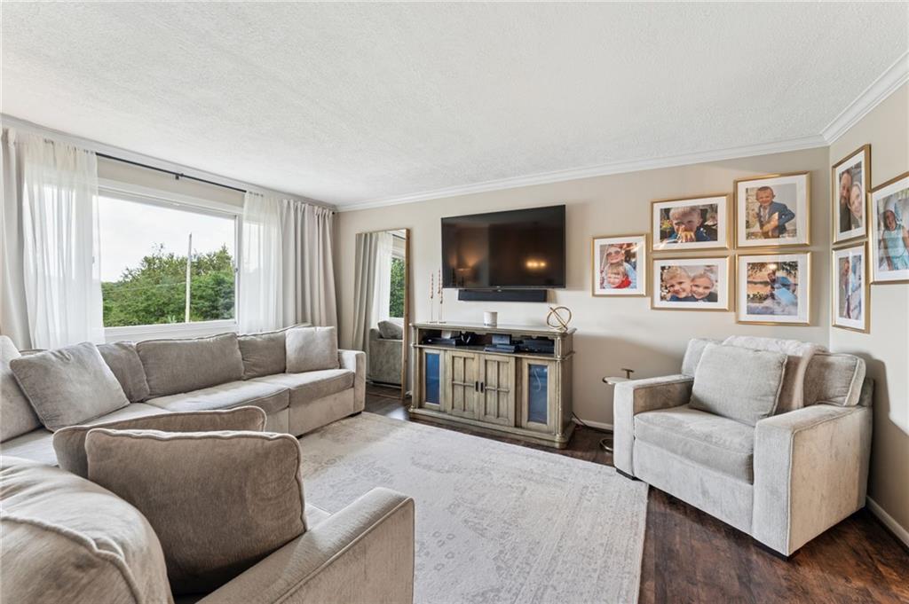 367 Brewer Road Rochester, PA 15074 - Photo 2 of 31