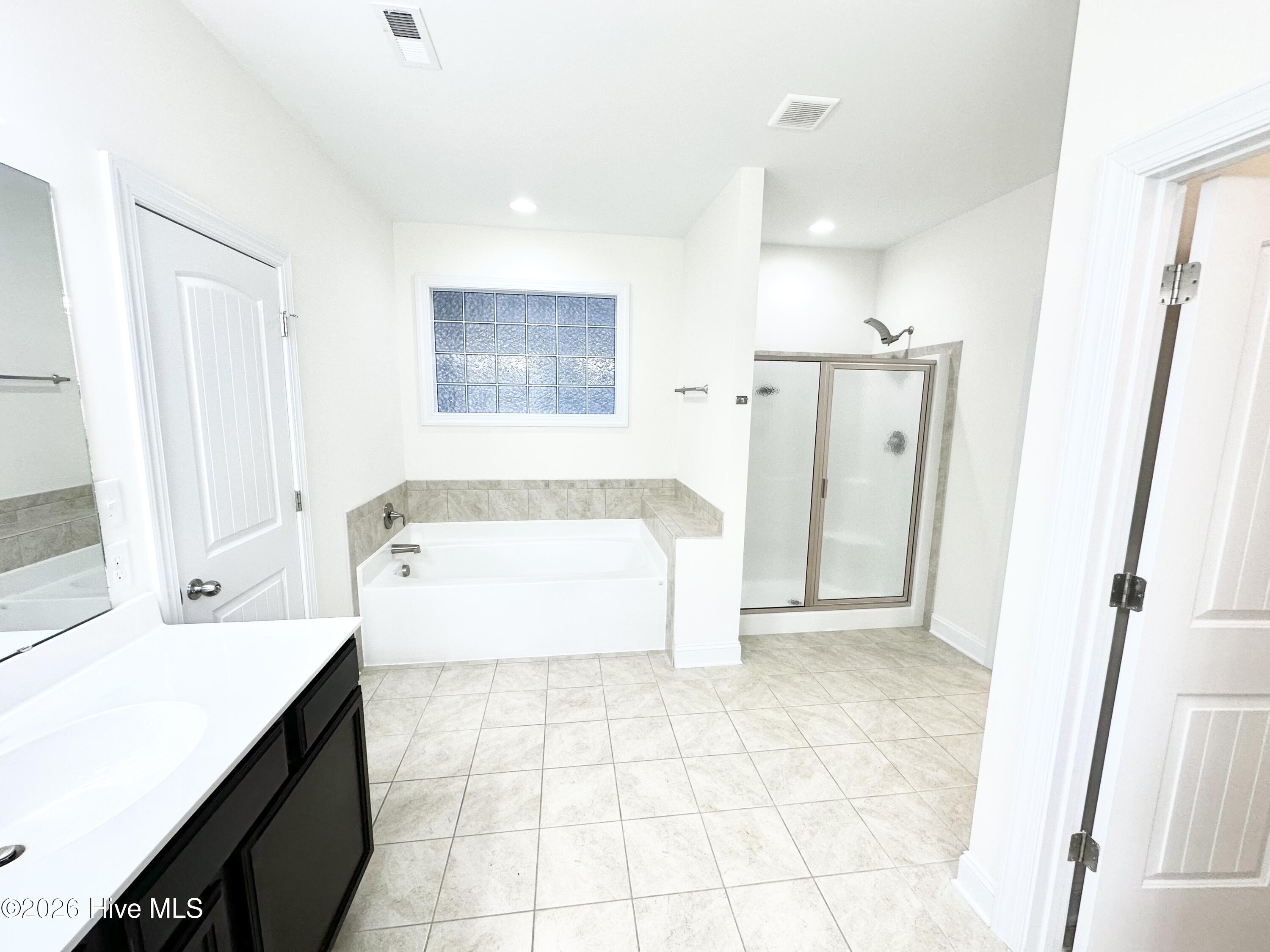 3009 Sharpnose Street New Bern, NC 28562 - Photo 20 of 45 Master Bathroom