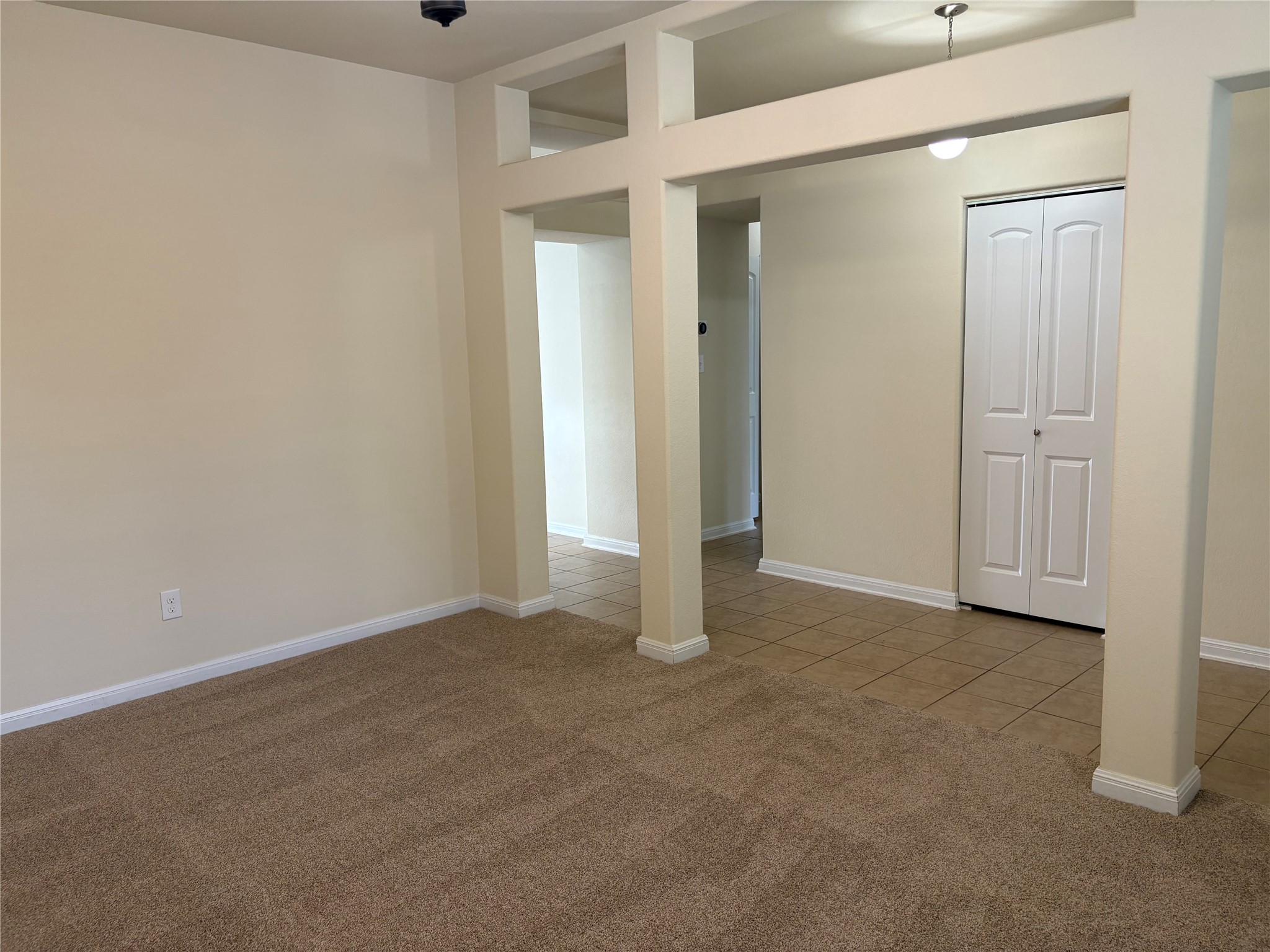 1076 Sanders Kyle, TX 78640 - Photo 4 of 40