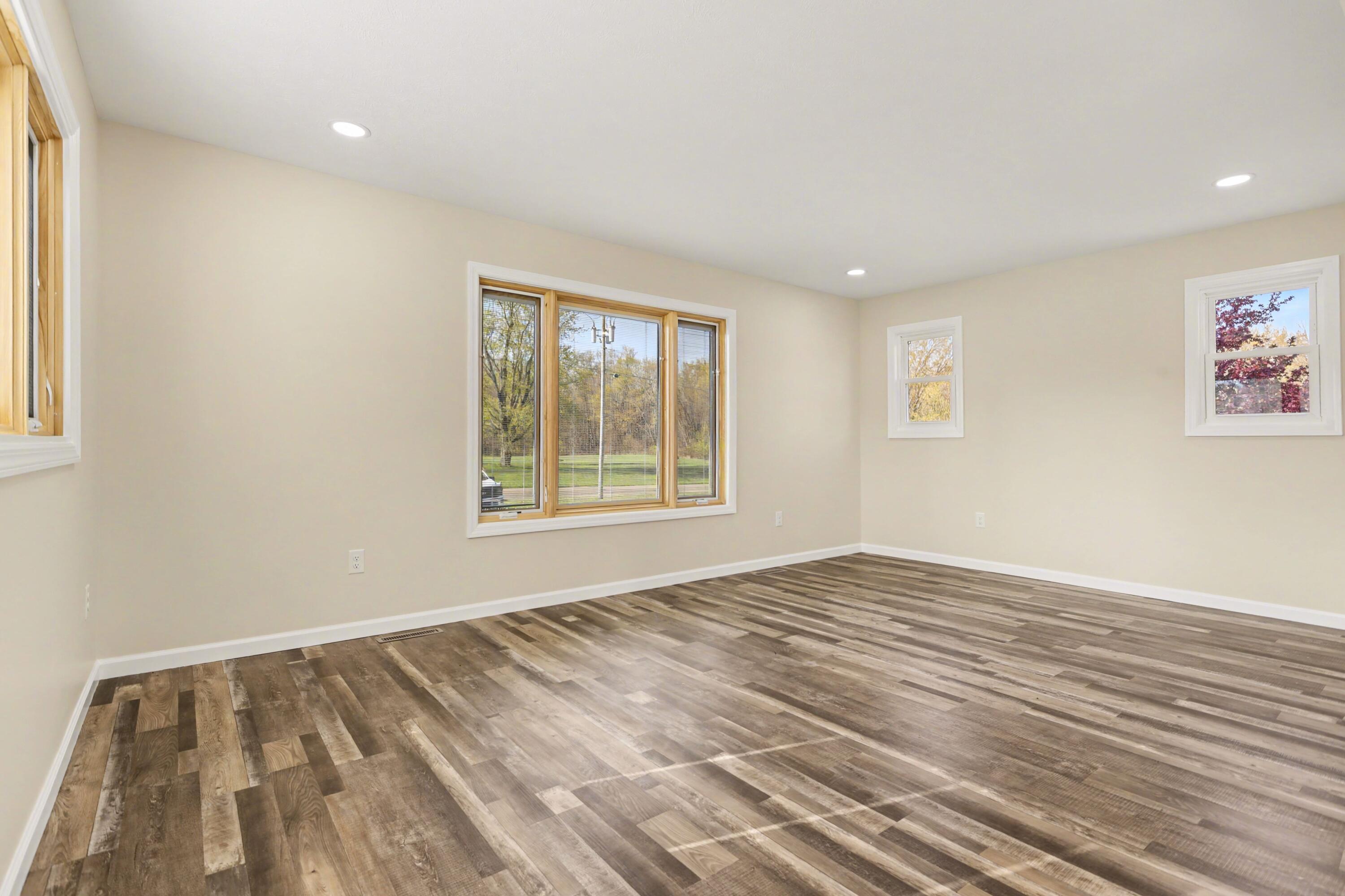 8891 Pennfield Road Battle Creek, MI 49014 - Photo 11 of 39 Living Room