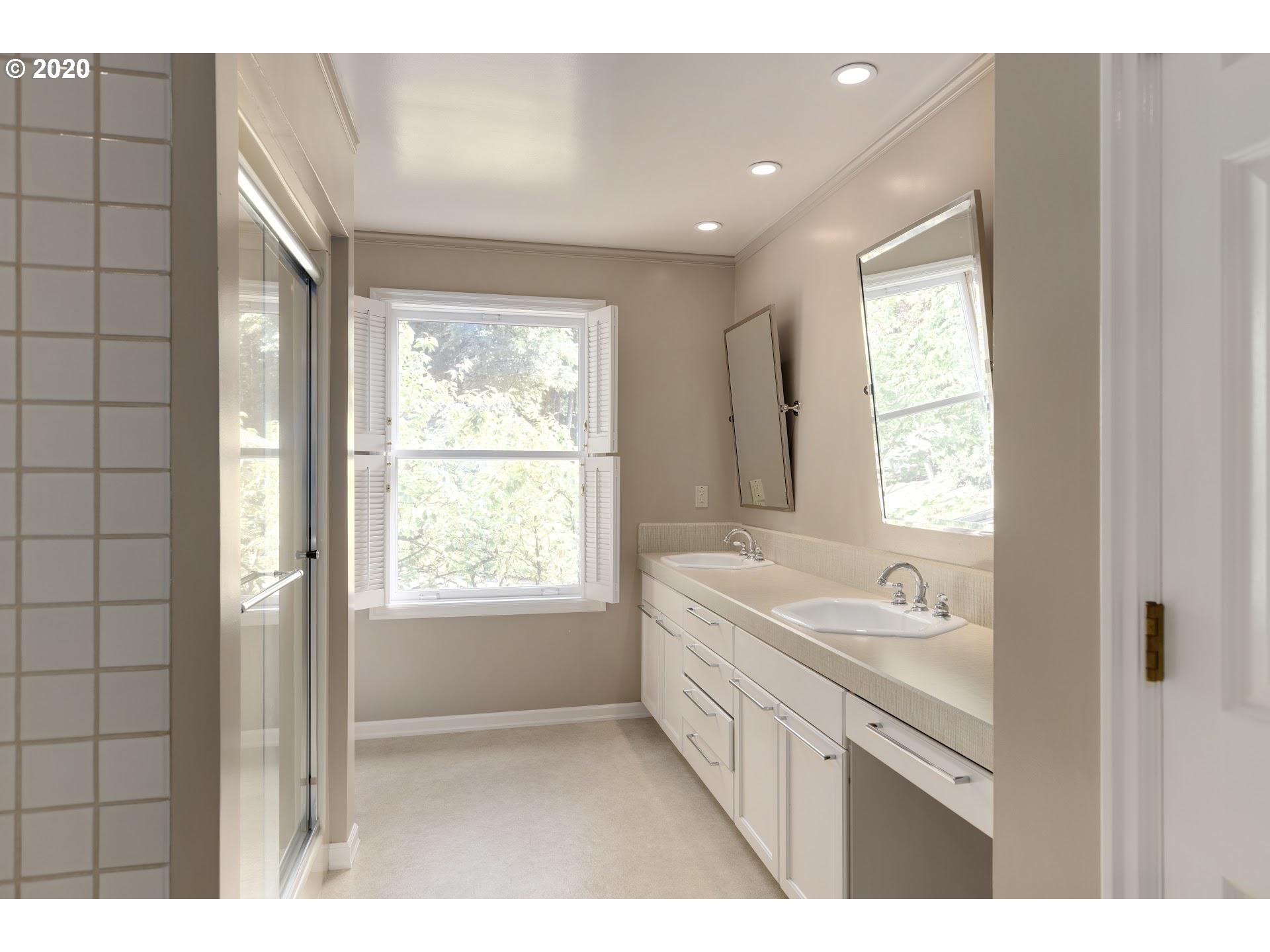 2795 Riven Dell Road Lake Oswego, OR 97034 - Photo 22 of 30 Gallery Image 22