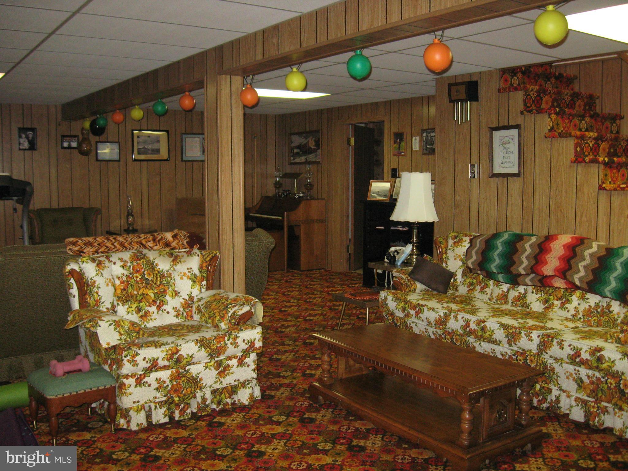 1042 Winchester Grade Road Berkeley Springs, WV 25411 - Photo 23 of 29 Family Room