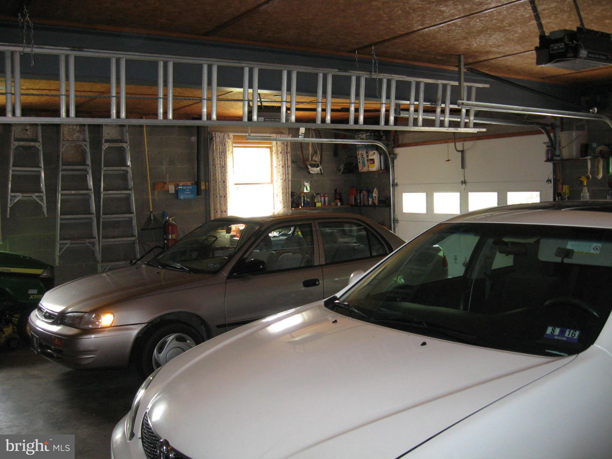 1042 Winchester Grade Road Berkeley Springs, WV 25411 - Photo 6 of 29 2 car Garage