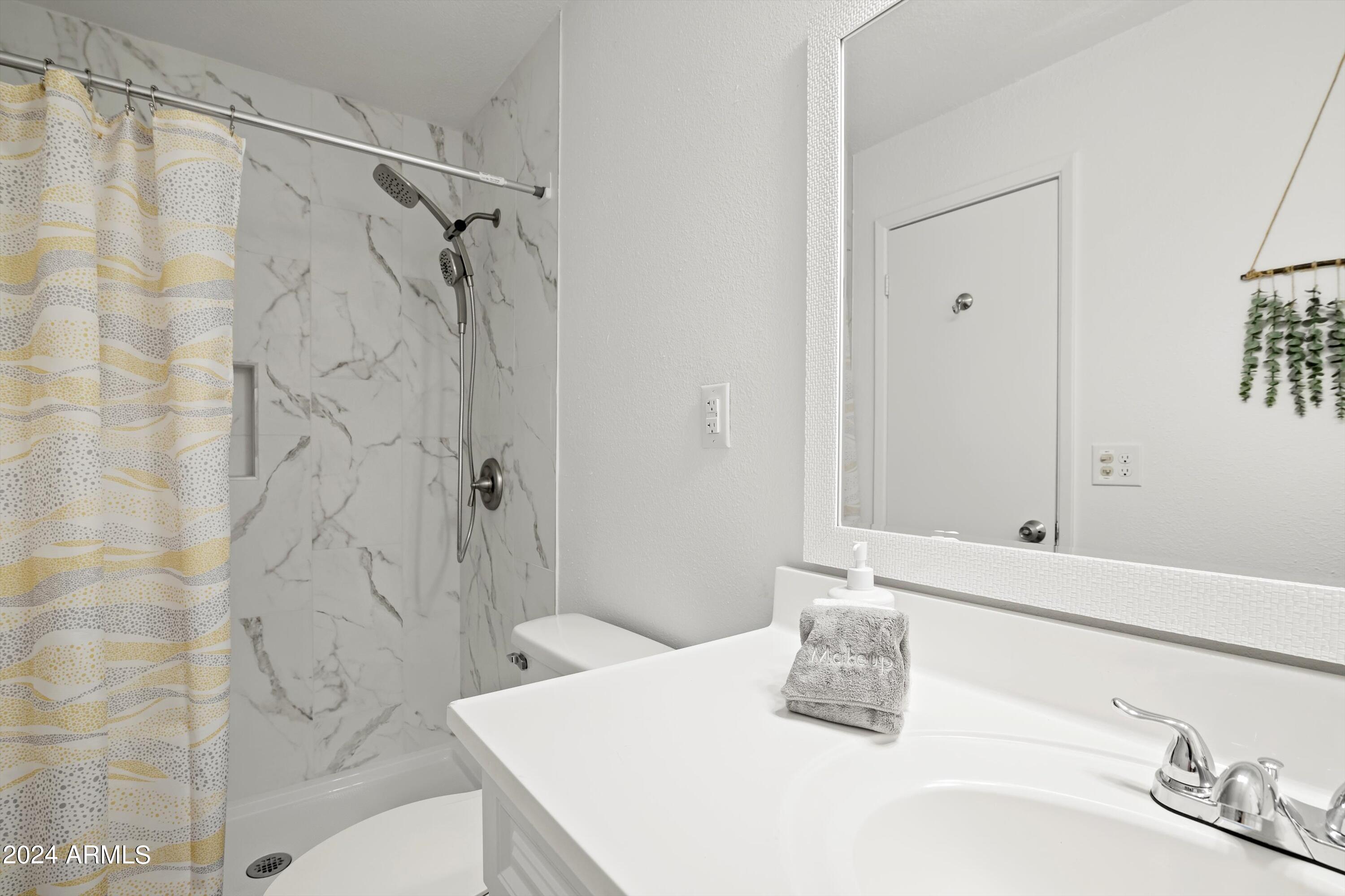 8055 East Thomas Road, Unit H204 Scottsdale, AZ 85251 - Photo 21 of 41 24-Primary Bath 1