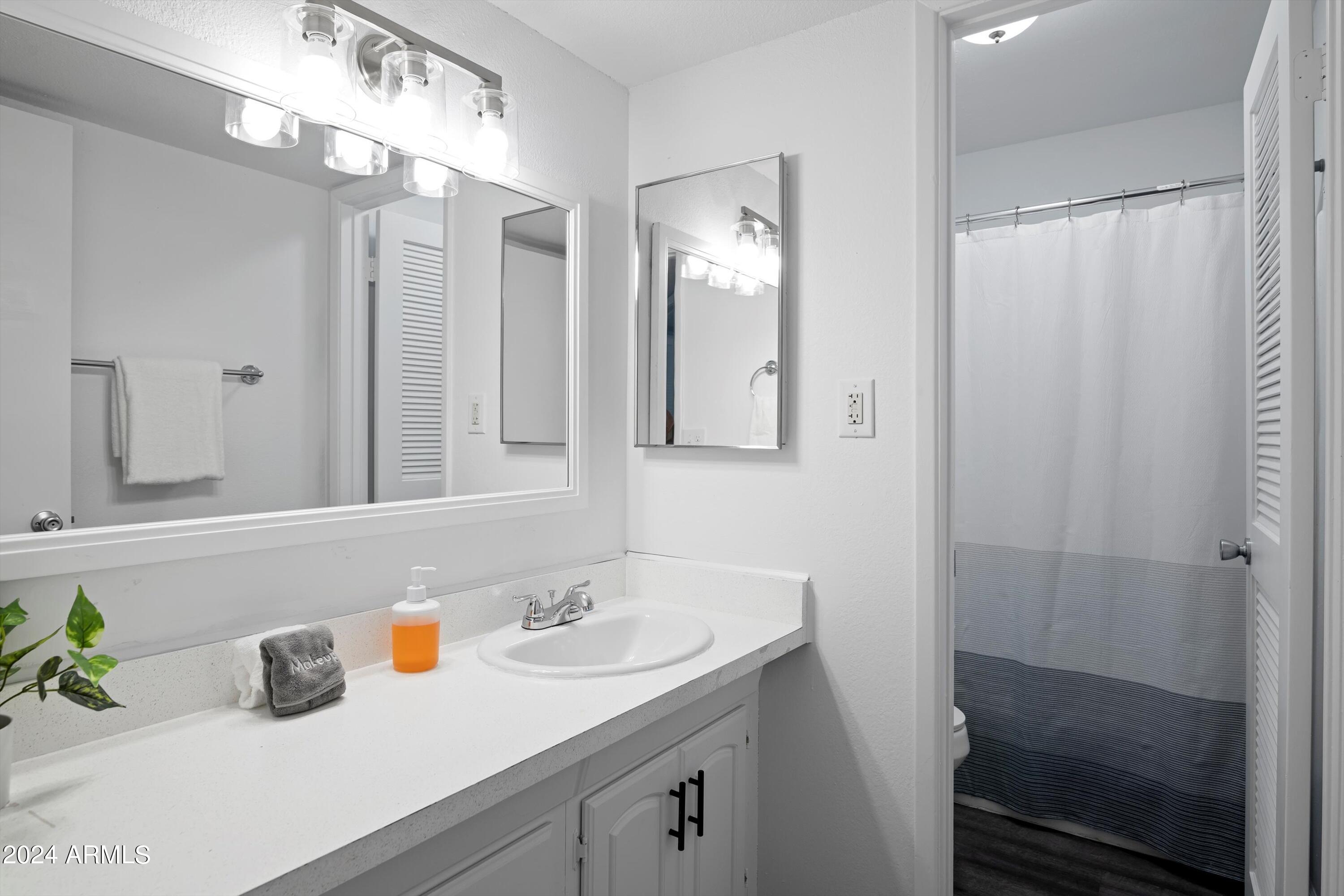 8055 East Thomas Road, Unit H204 Scottsdale, AZ 85251 - Photo 30 of 41 34-Bathroom
