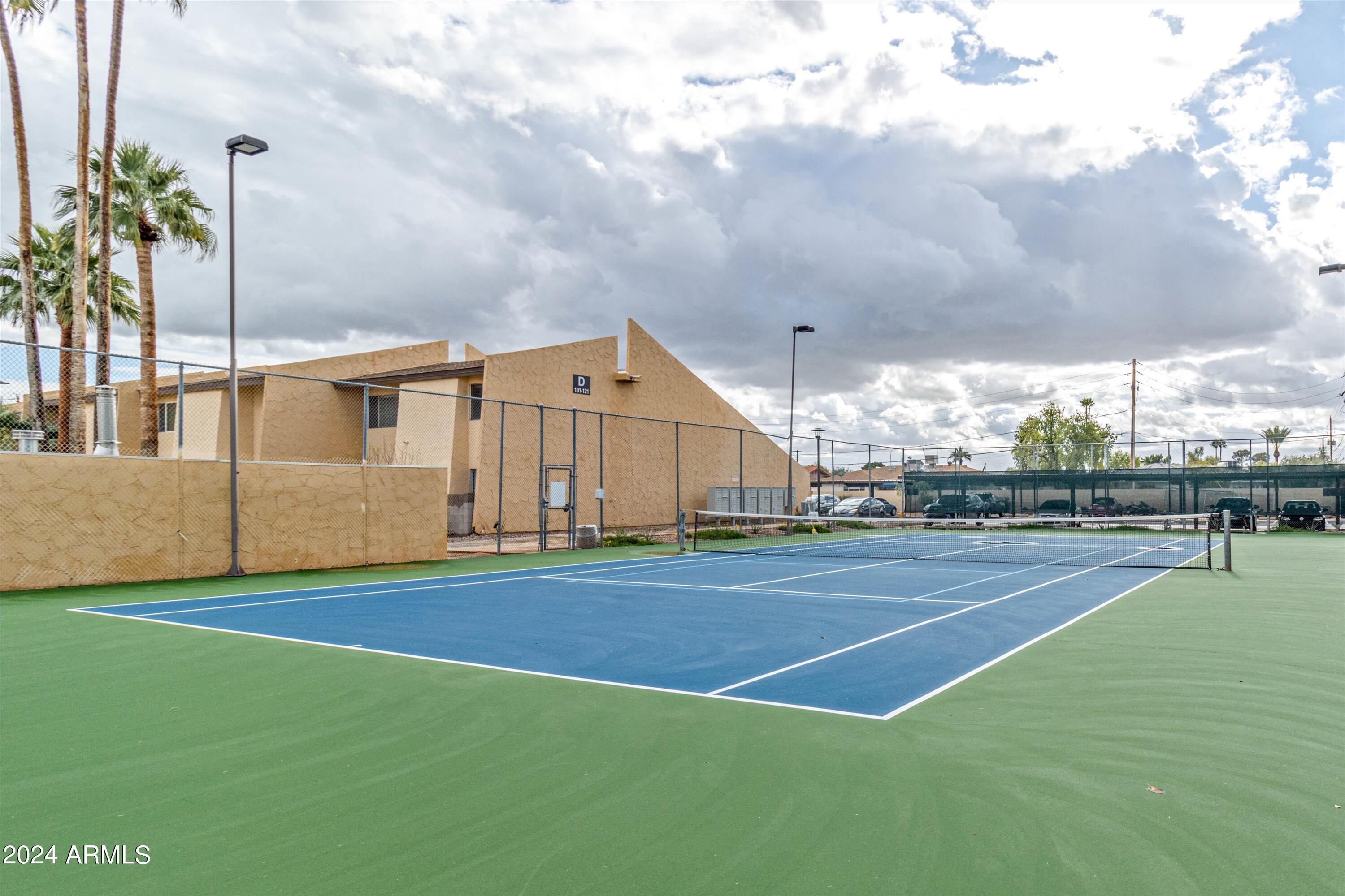8055 East Thomas Road, Unit H204 Scottsdale, AZ 85251 - Photo 33 of 41 39-Tennis Court 1