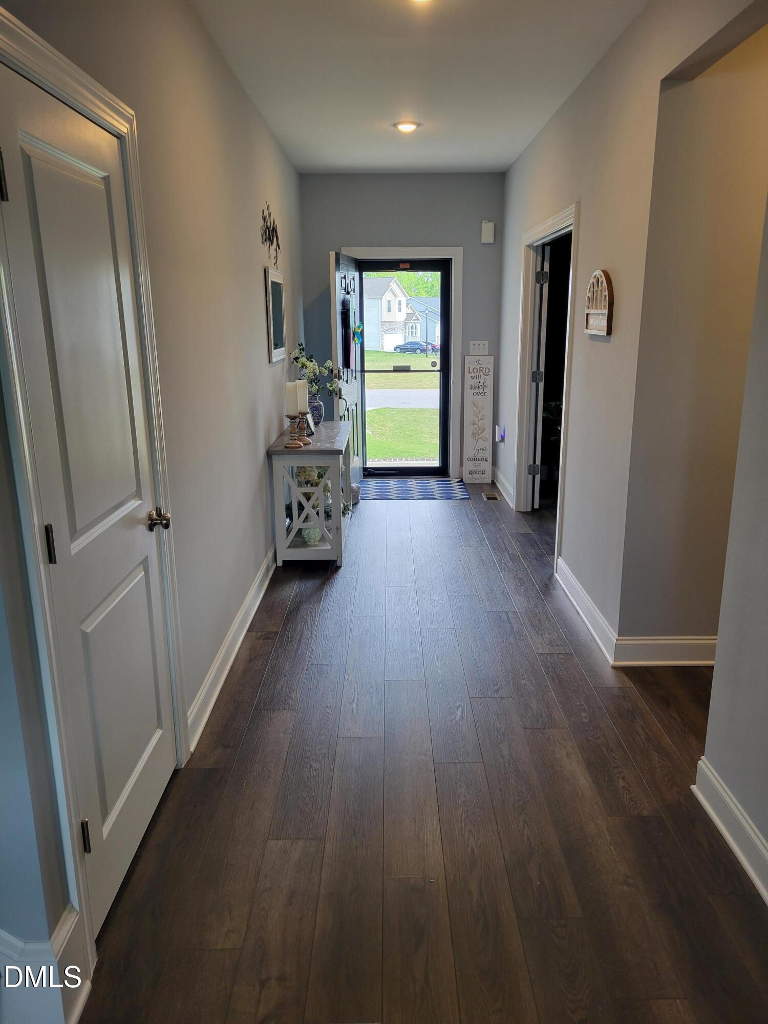 54 Aylebury Ridge Zebulon, NC 27597 - Photo 4 of 28 Hallway