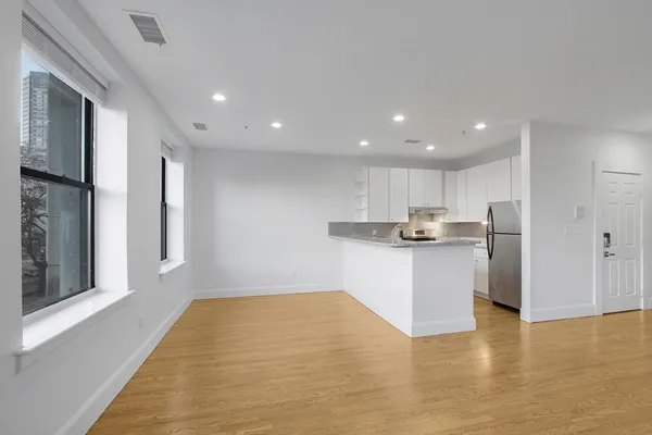 $3,600 | 140 Boylston Street, Unit 11, Boston, MA 02116