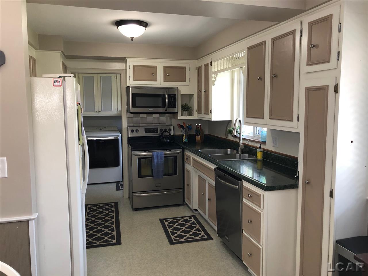 8853 Clinton River Road Sterling Heights, MI 48314 - Photo 16 of 32 50024856-15.JPG