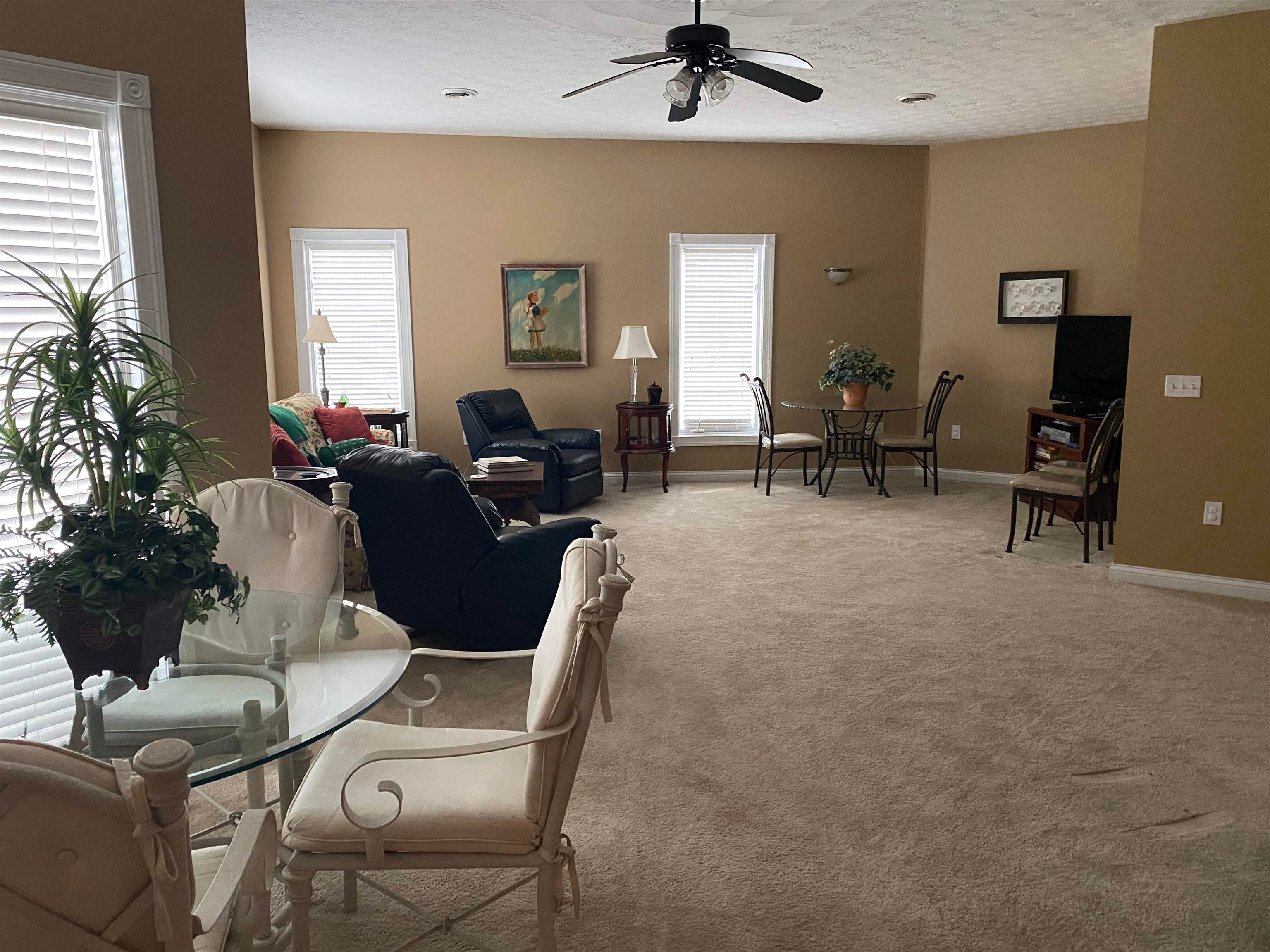 247 Longwood Road Huntington, WV 25705 - Photo 2 of 31 Gallery Image 2