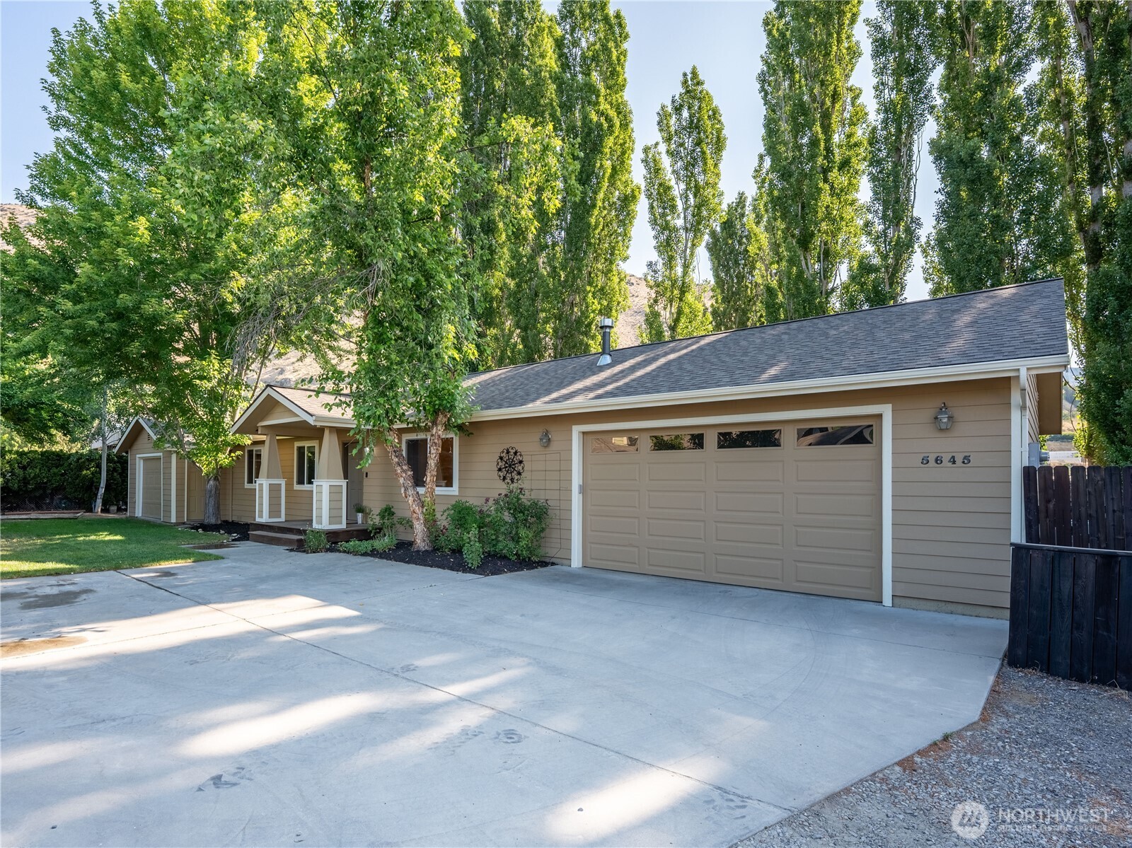 5645 East Cashmere Road Cashmere, WA 98815 - Photo 1 of 24 Gallery Image 1