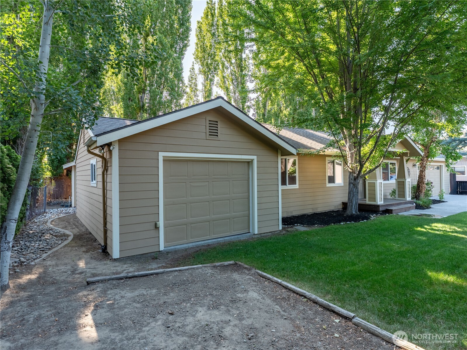 5645 East Cashmere Road Cashmere, WA 98815 - Photo 2 of 24 Gallery Image 2