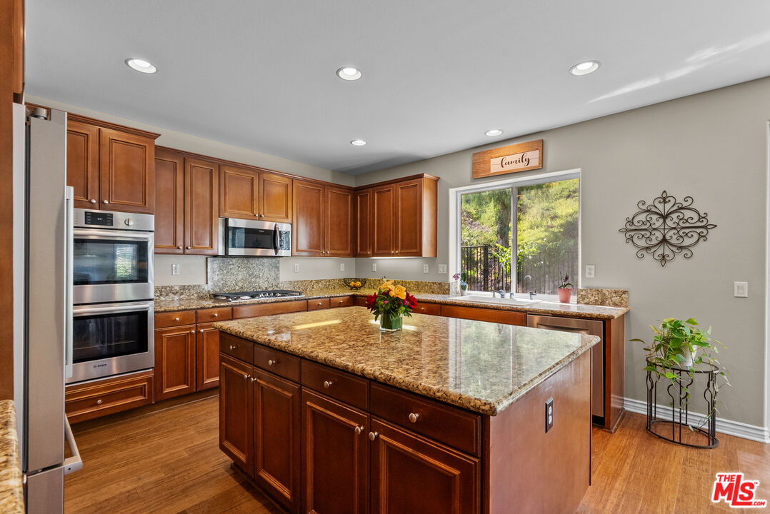 25618 Henley Way Stevenson Ranch, CA 91381 - Photo 19 of 47