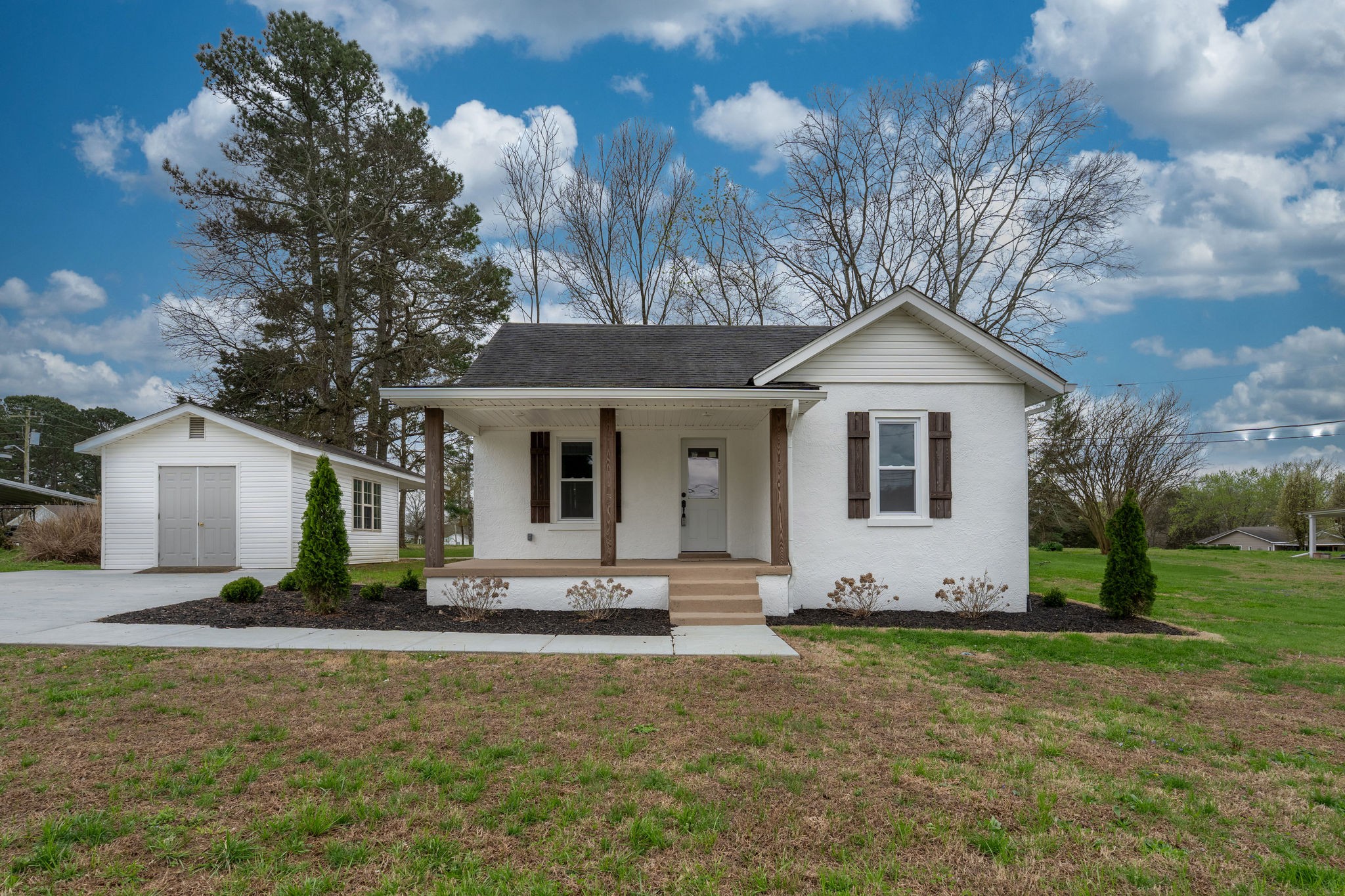 402 West Commerce Street Loretto, TN 38469 - Photo 1 of 23