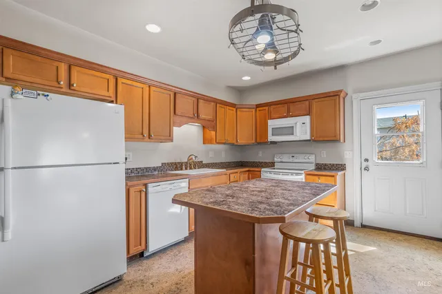 $334,900 | 815 2nd Street, Asotin, WA 99402